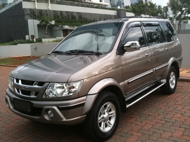 Isuzu Panther.